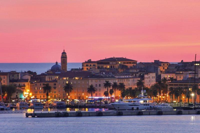 Le Pelican Magnifique F2 Ajaccio  Ngoại thất bức ảnh
